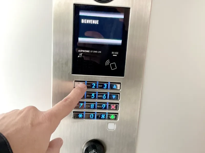 Utilisation d’une platine d’interphonie à clavier.